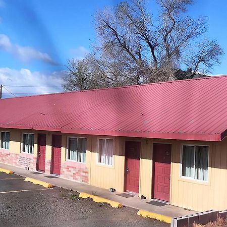 Juniper Motel Madras Exterior photo